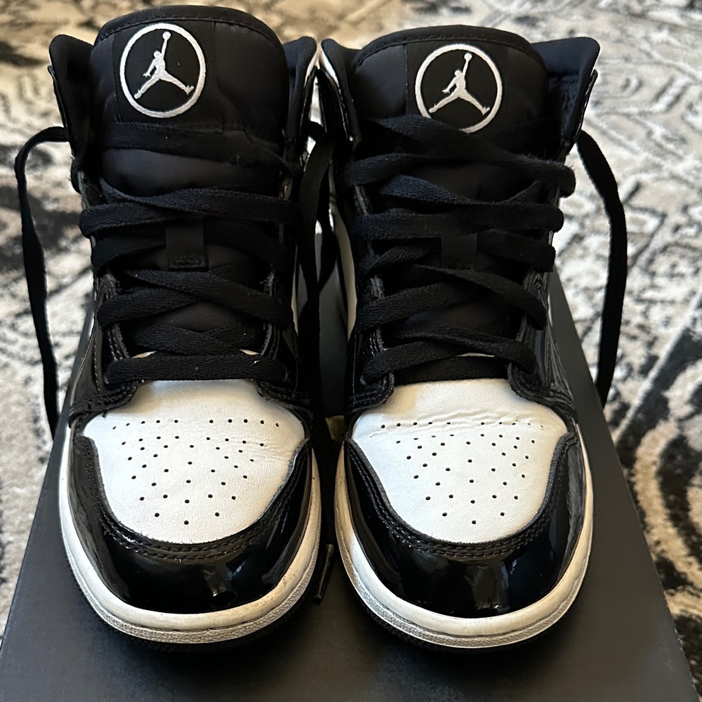 GUC Jordan 1 Mid SE Carbon Fiber Sneakers - Size 4Y